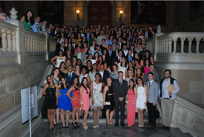 Fotografía de: Los alumnos de Máster y CEU celebran su acto de finalización de estudios 2013/2014 | CETT